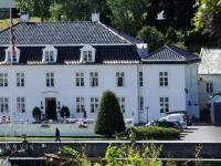 Bekkjarvik Gjestgiveri Hotel and Suites